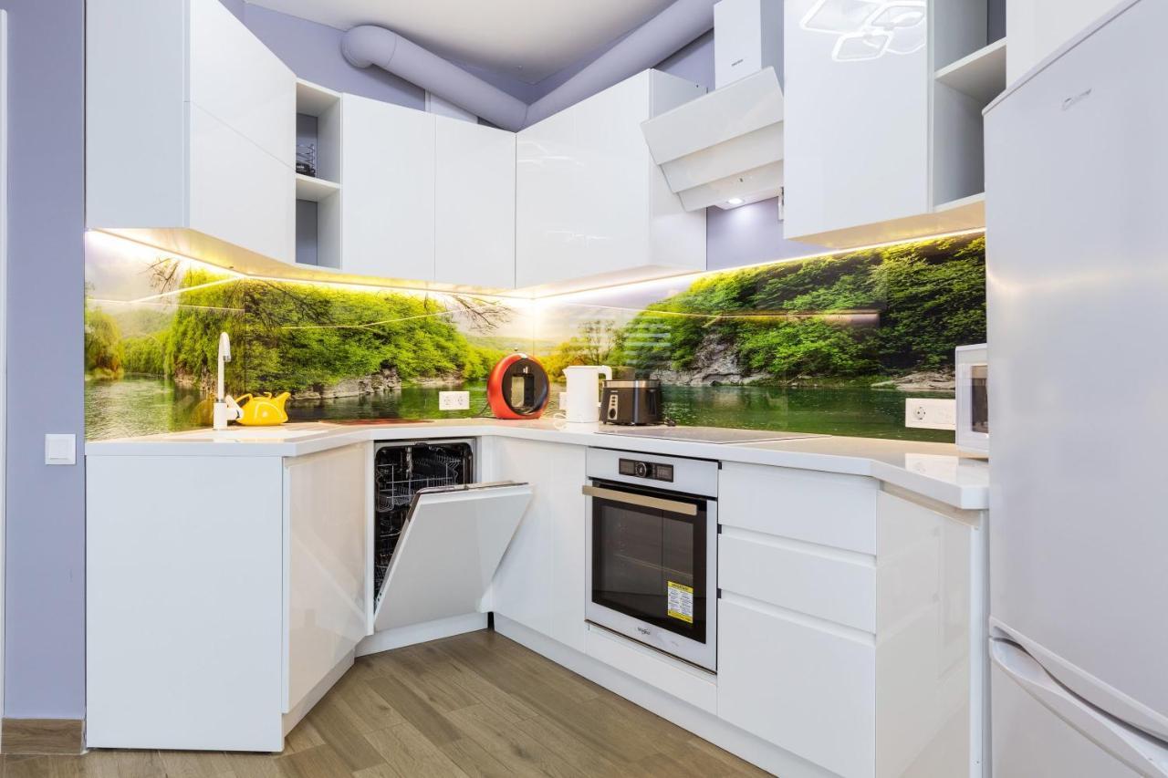 Квартира У Будинку З Власним Бомбосховищем Біля Жд Вокзалу 50 М2 Kyiv Exterior foto